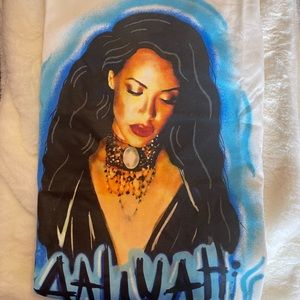 ❌❌❌❌Sold❌❌❌❌AALIYAH Graphic Tee